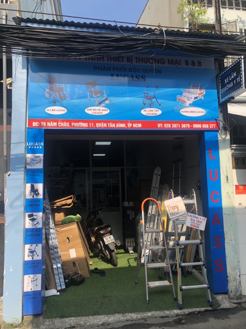 Cữa hàng xe lăn lucass